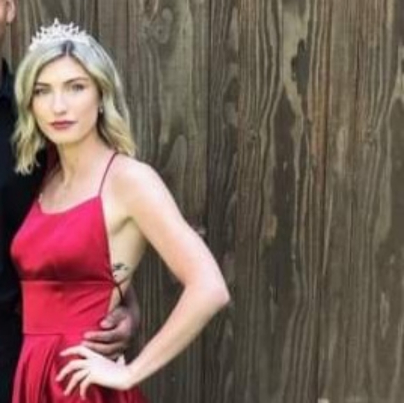 Betsy & Adam Red Floor Length Prom Formal Size 0 - Picture 7 of 9